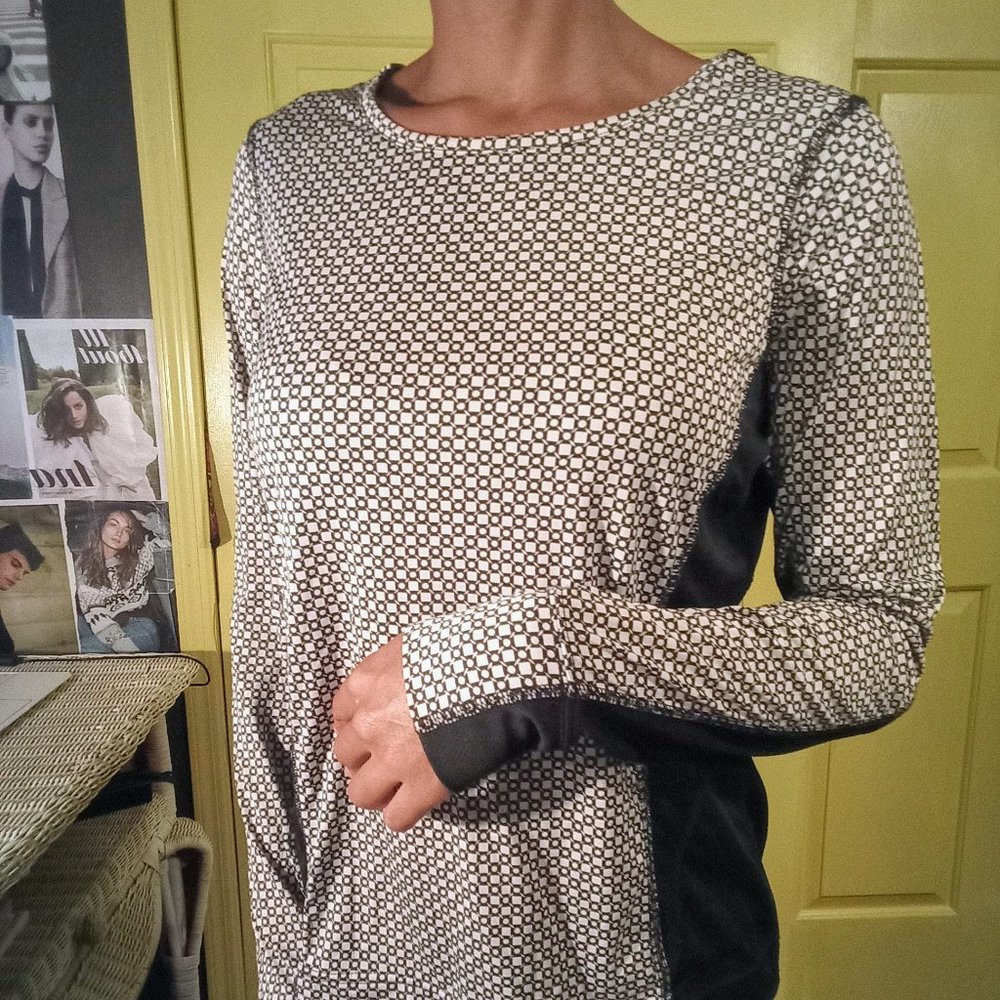 very comfy Lands End brand athletic top